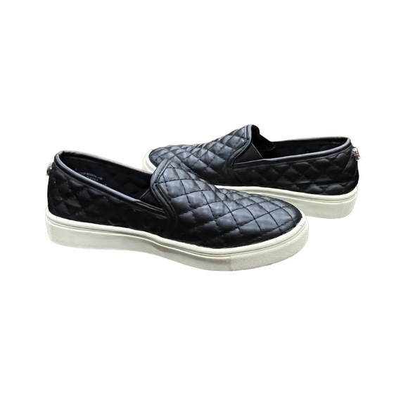 Steve Madden Black Slip-On Sneakers Size 1 Big Girl - Picture 1 of 9